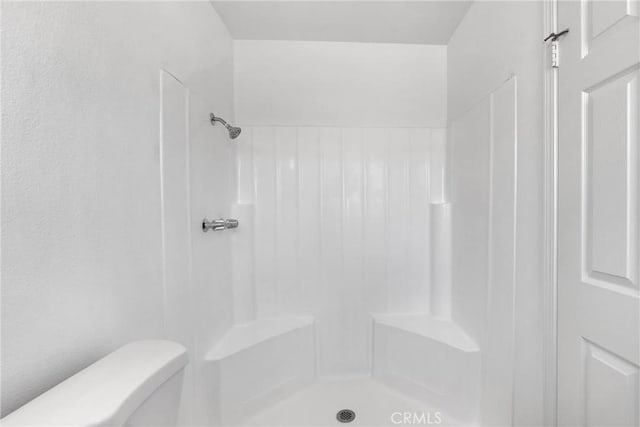 12684 Snapping Turtle Rd, Apple Valley, CA 92308 - full bath featuring a shower