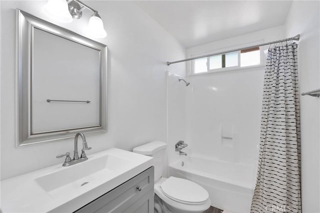 12684 Snapping Turtle Rd, Apple Valley, CA 92308 - bathroom with vanity and shower / bathtub combination with curtain