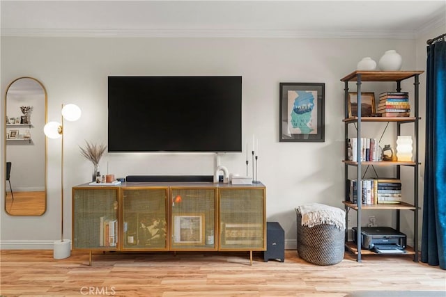 7742 Redlands St Unit H1027, Playa Del Rey, CA 90293 - living room with wood finished floors and crown molding