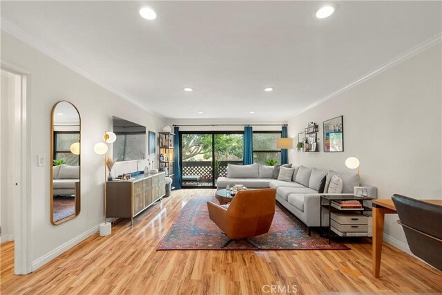 7742 Redlands St Unit H1027, Playa Del Rey, CA 90293 - living area featuring light wood-style floors, crown molding, and recessed lighting