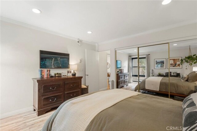 7742 Redlands St Unit H1027, Playa Del Rey, CA 90293 - bedroom with recessed lighting, crown molding, light wood-type flooring, and access to exterior