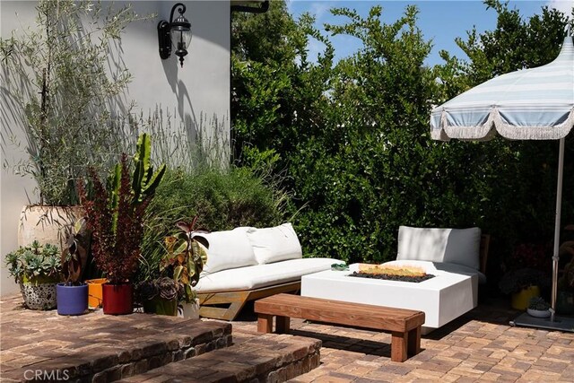 4620 Morse Ave, Sherman Oaks, CA 91423 - view of patio featuring an outdoor living space with a fire pit