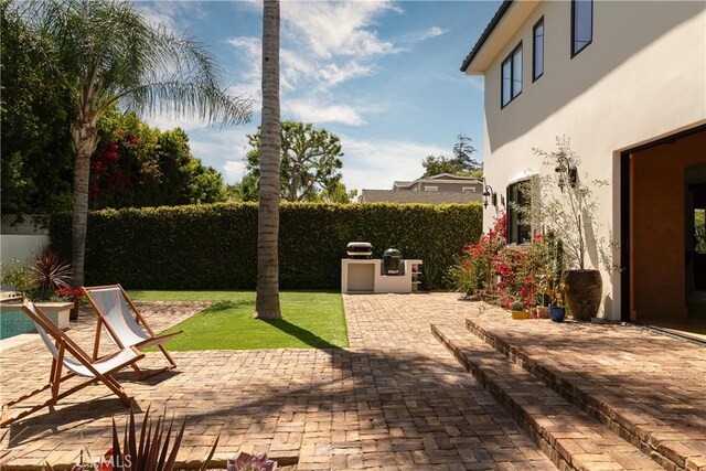 4620 Morse Ave, Sherman Oaks, CA 91423 - fenced backyard featuring a patio area
