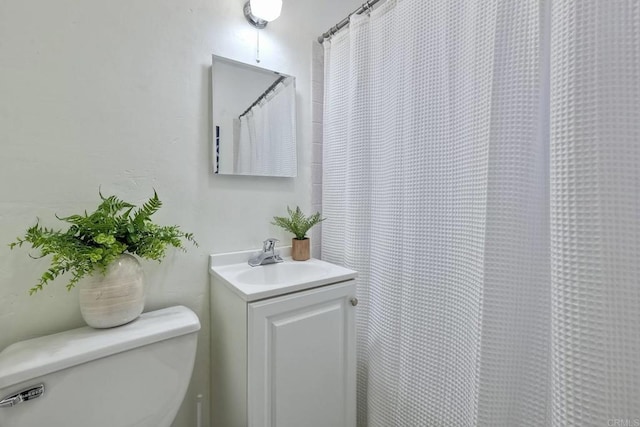 4693 71st St, La Mesa, CA 91942 - full bathroom featuring vanity and a shower with shower curtain