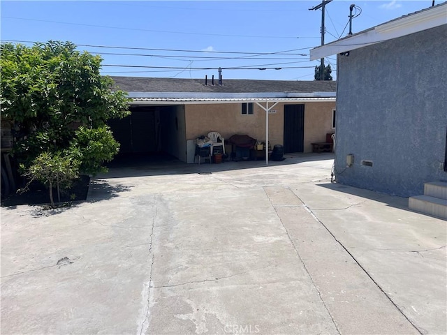 1222 E 103rd St, Los Angeles, CA 90002 - view of garage