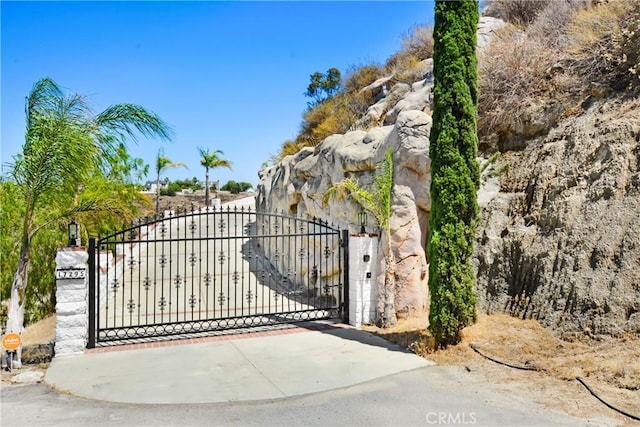 17295 Ridge Canyon Dr, Riverside, CA 92506 - photo 2