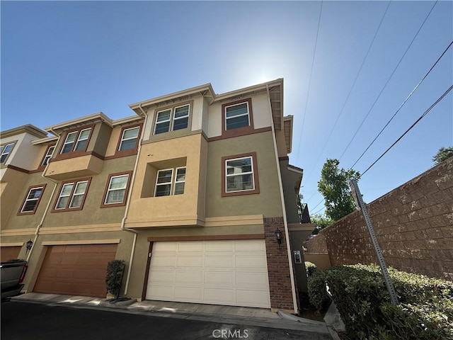 194 Principia Ct, Claremont, CA 91711 - multi unit property with stucco siding and a garage