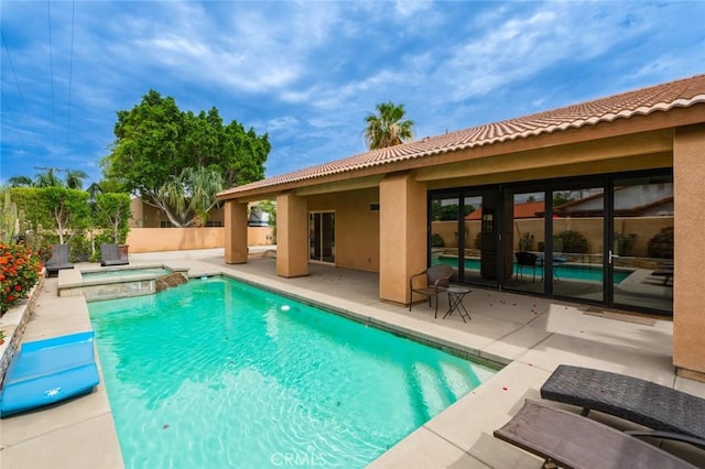 79140 Fred Waring Dr, Bermuda Dunes, CA 92203 - view of swimming pool featuring a patio and a pool with connected hot tub