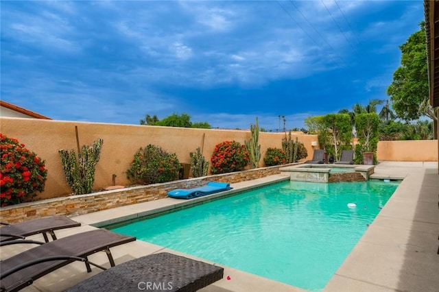 79140 Fred Waring Dr, Bermuda Dunes, CA 92203 - view of swimming pool with a fenced backyard and a pool with connected hot tub