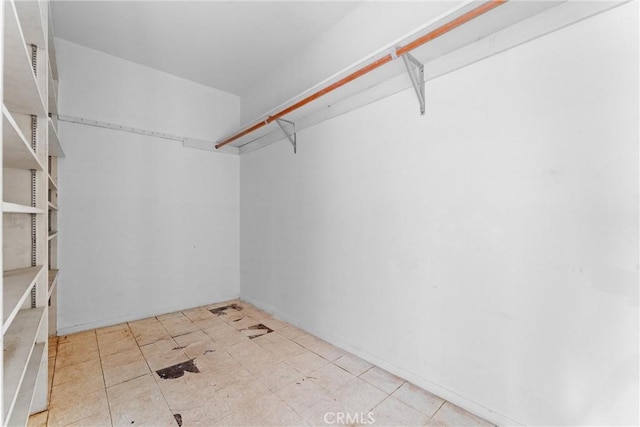 1305 S Westchester Dr, Anaheim, CA 92804 - view of walk in closet