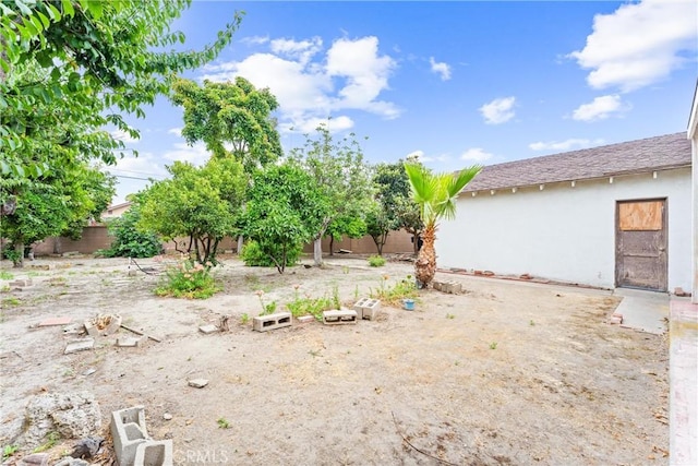 1305 S Westchester Dr, Anaheim, CA 92804 - view of fenced backyard