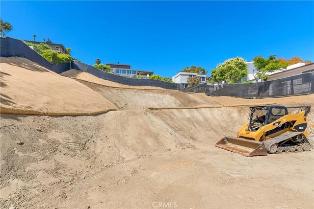 990 Hillcrest Dr, Laguna Beach, CA 92651 - photo 17