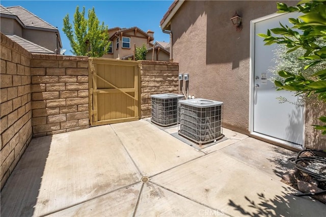 27531 Sunny Creek Dr, Valencia, CA 91354 - photo 37