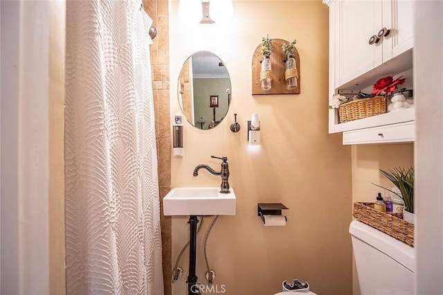 4303 E De Ora Way, Long Beach, CA 90815 - bathroom with toilet and curtained shower