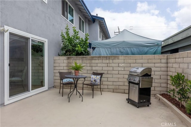 16509 Caballero Ln Unit 30B, Huntington Beach, CA 92649 - fenced backyard with a patio area and grilling area