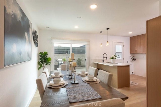 16509 Caballero Ln Unit 30B, Huntington Beach, CA 92649 - dining area featuring light wood-style flooring and recessed lighting