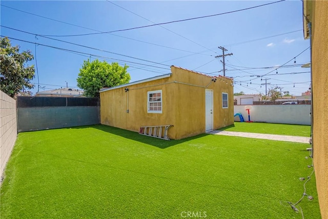 764 W 107th St, Los Angeles, CA 90044 - view of fenced backyard