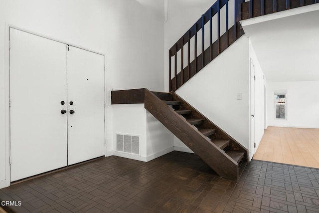 2325 Parkway Dr, Camarillo, CA 93010 - foyer featuring stairway and a high ceiling