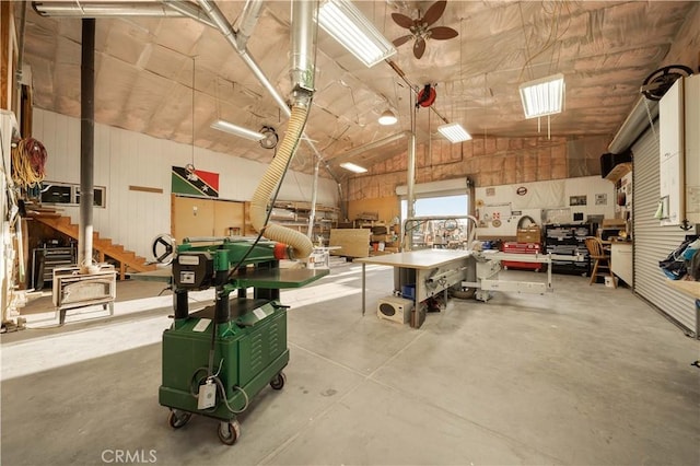 35655 52nd St E, Palmdale, CA 93552 - garage featuring a ceiling fan