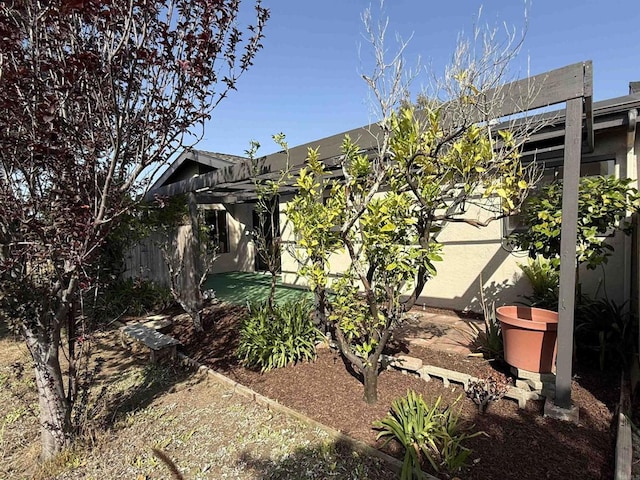 1404 Lombard St, Vista, CA 92084 - view of side of home with stucco siding