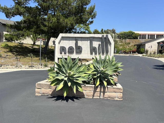 1404 Lombard St, Vista, CA 92084 - view of community sign