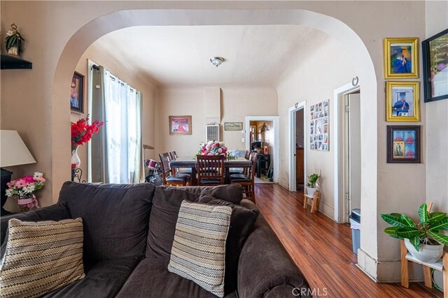 903 E 109th Pl, Los Angeles, CA 90059 - photo 6