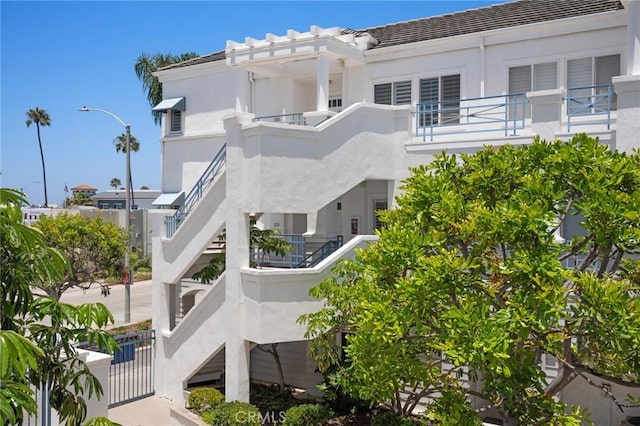 2600 Newport Blvd Unit 219, Newport Beach, CA 92663 - view of building exterior with stairs
