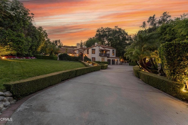 1205 Linda Vista Ave, Pasadena, CA 91103 - mediterranean / spanish home featuring concrete driveway and a front yard