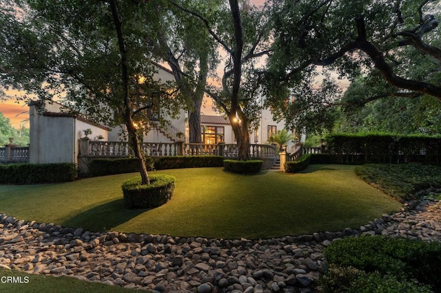 1205 Linda Vista Ave, Pasadena, CA 91103 - view of grassy yard featuring a deck