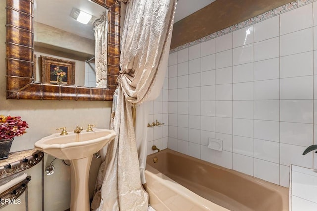 1205 Linda Vista Ave, Pasadena, CA 91103 - full bathroom featuring shower / bath combination with curtain