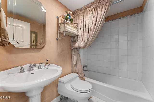1205 Linda Vista Ave, Pasadena, CA 91103 - bathroom with toilet and shower / tub combination