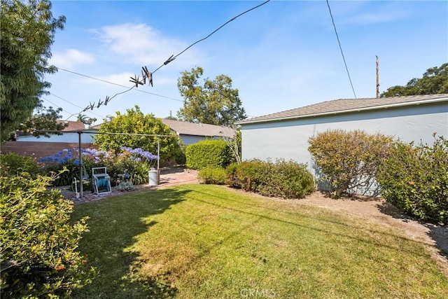 2412 Santiago St, Santa Ana, CA 92706 - view of green lawn