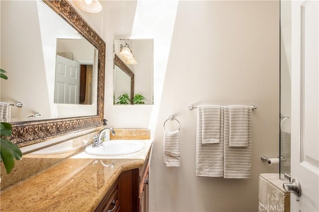 3191 Woodstock Rd, Rossmoor, CA 90720 - bathroom featuring vanity