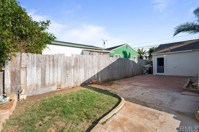 4454 Ute Dr, San Diego, CA 92117 - view of yard featuring a patio area