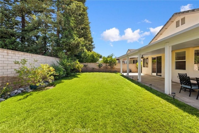 1581 Manor Ln, Glendora, CA 91741 - fenced backyard with a patio area