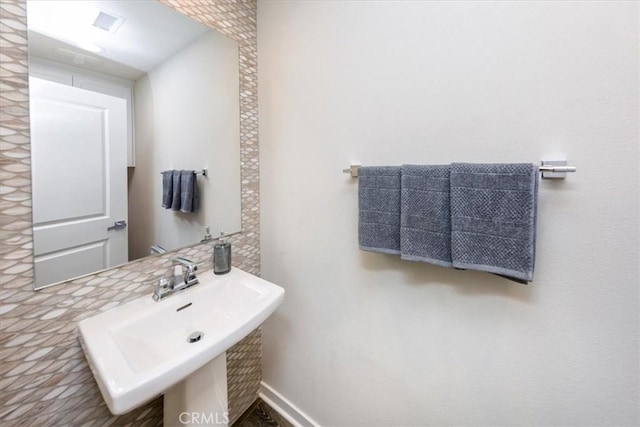 28606 Jardineras Dr, Valencia, CA 91354 - bathroom with a sink