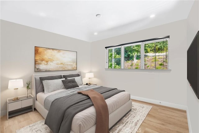 19258 Berclair Ln, Tarzana, CA 91356 - bedroom with light wood-style floors and recessed lighting