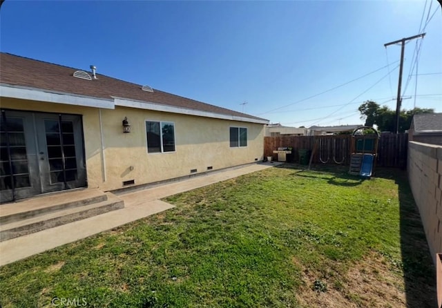 1019 W Arbutus St, Compton, CA 90220 - fenced backyard with french doors