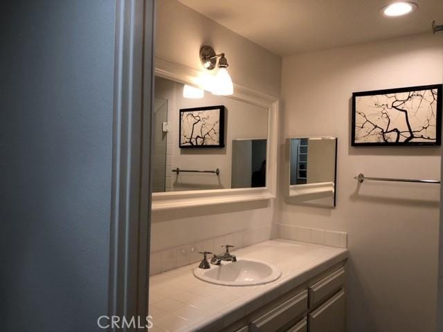 2545 Via Campesina Unit 102, Palos Verdes Estates, CA 90274 - bathroom with vanity and recessed lighting