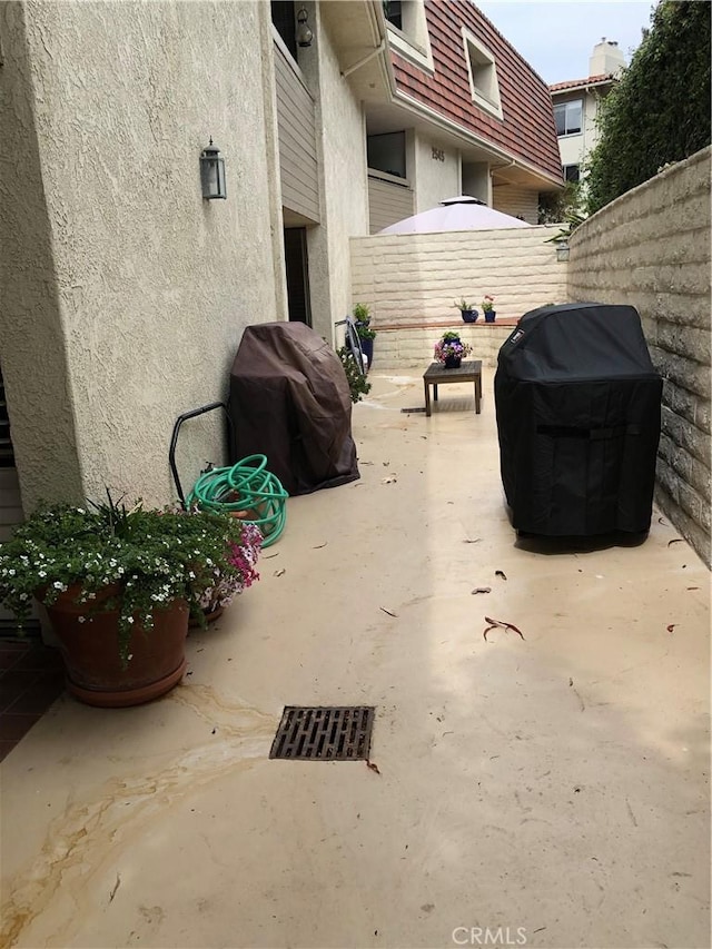 2545 Via Campesina Unit 102, Palos Verdes Estates, CA 90274 - view of patio / terrace with area for grilling