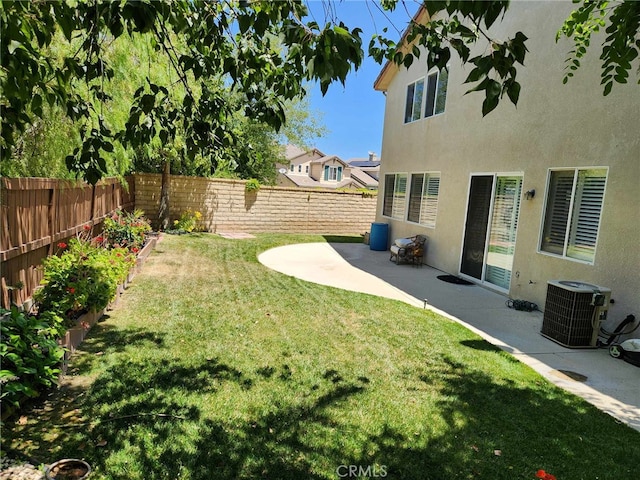 26523 Starling Ct, Canyon Country, CA 91387 - fenced backyard with a patio area