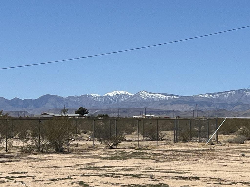 171 Yucca Mesa Rd, Landers, CA 92285
