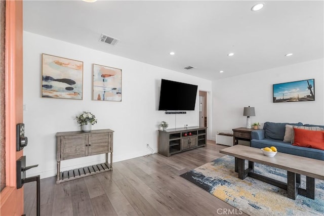 15018 Mankato St, Mission Hills San Fernando, CA 91345 - living room with wood finished floors and recessed lighting