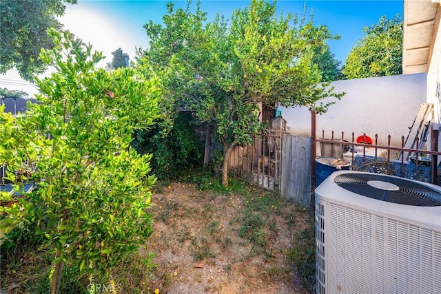 8219 Crockett Blvd, Los Angeles, CA 90001 - photo 15