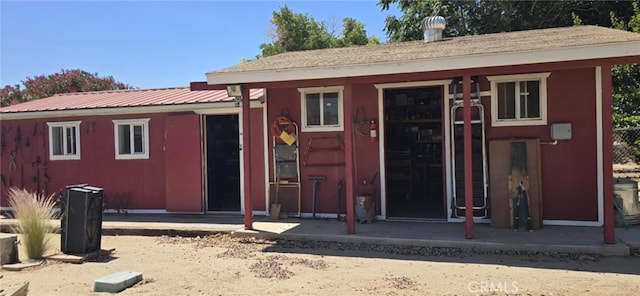 36916 95th St E, Littlerock, CA 93543 - view of front of home featuring a metal roof