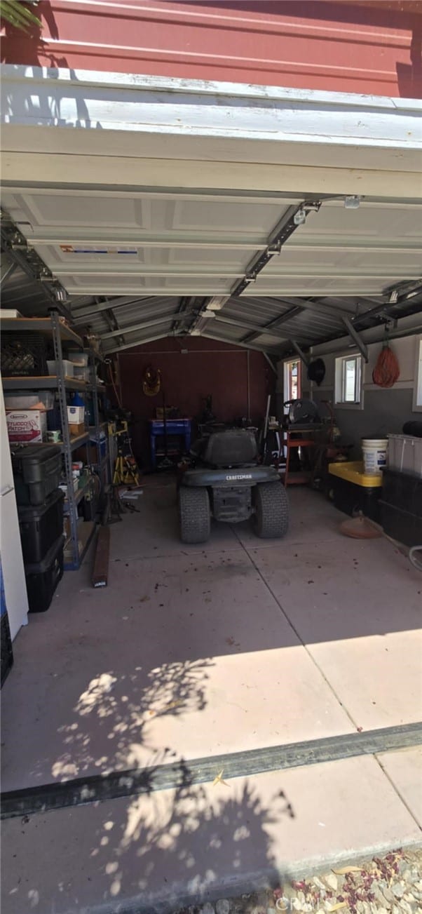 36916 95th St E, Littlerock, CA 93543 - view of garage