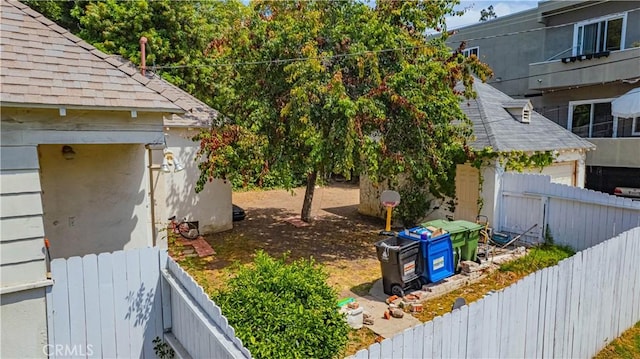 1536 Malcolm Ave, Los Angeles, CA 90024 - view of yard