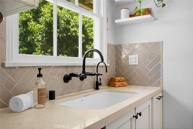 537 E Maple St Unit 3, Glendale, CA 91205 - bathroom with backsplash