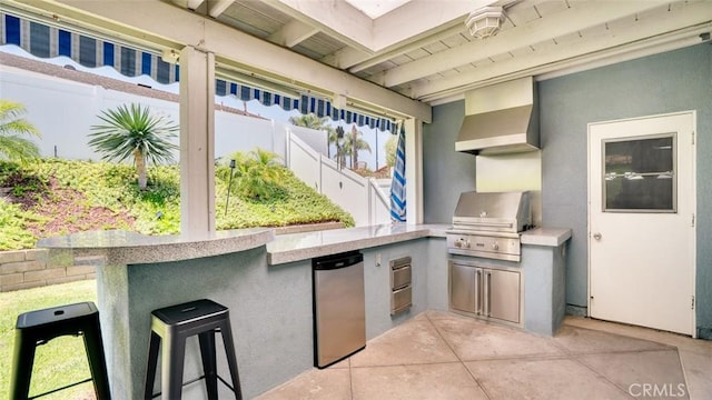 6200 Fairlynn Blvd, Yorba Linda, CA 92886 - fenced backyard with an outdoor kitchen and a patio