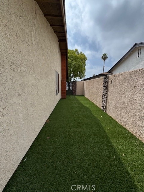 8641 Limestone Dr, Riverside, CA 92504 - view of yard
